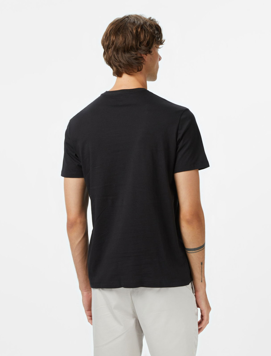 Calvin Klein Outline Tape Graphic Erkek Siyah T-Shirt Calvin Klein Outline Tape Graphic Erkek Siyah T-Shirt