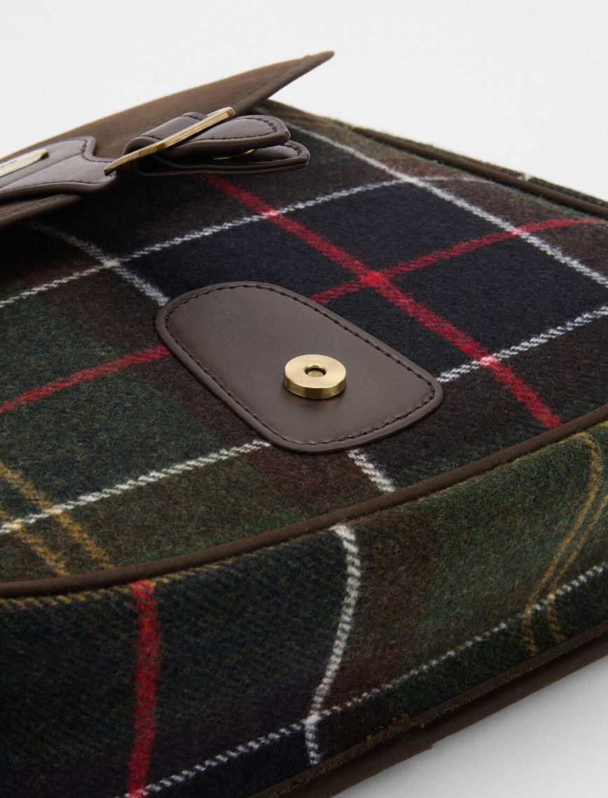 Barbour Cromarty Çapraz Çanta Barbour Cromarty Çapraz Çanta