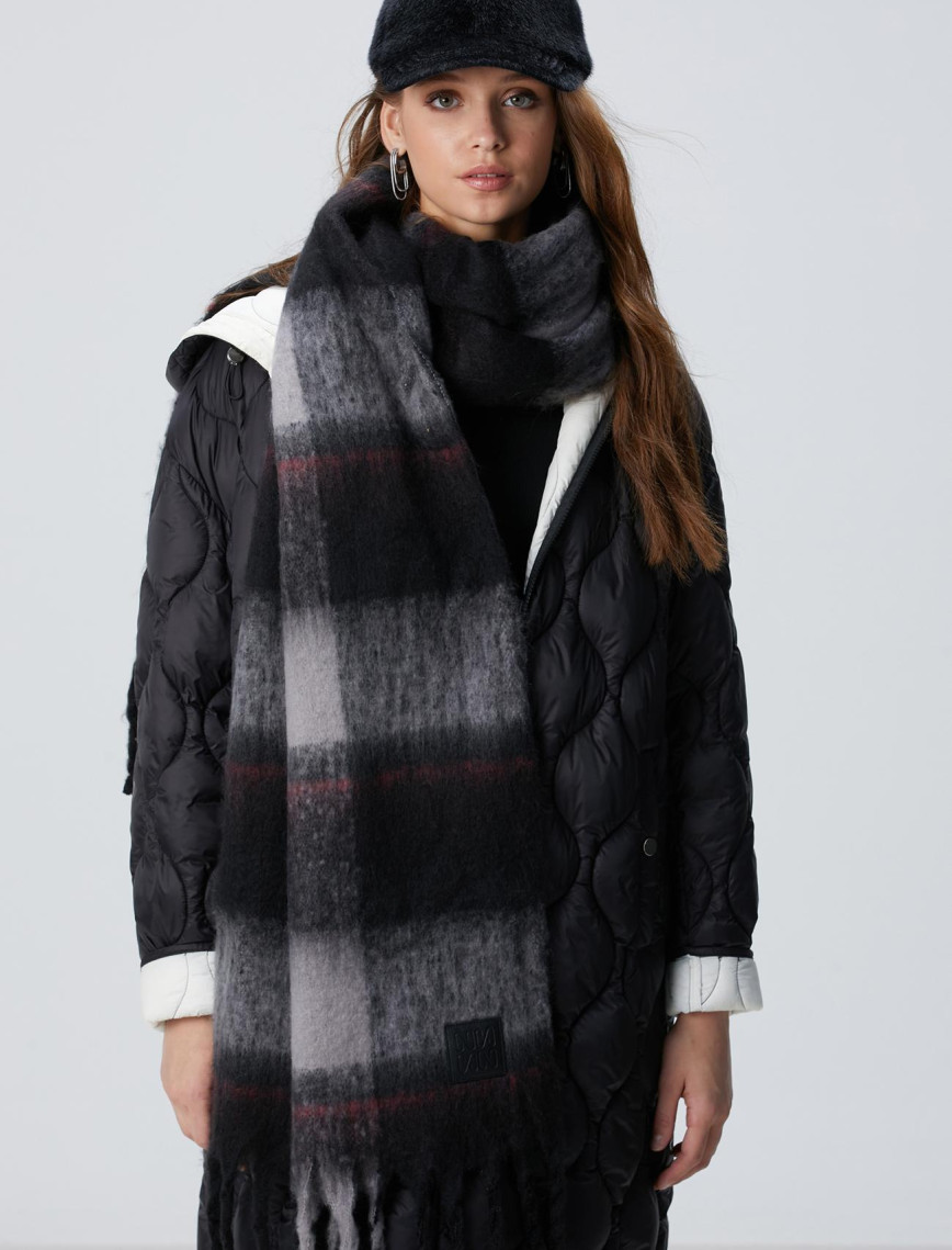 Network Erkek Siyah Beyaz Atkı Network Erkek Siyah Beyaz Atkı