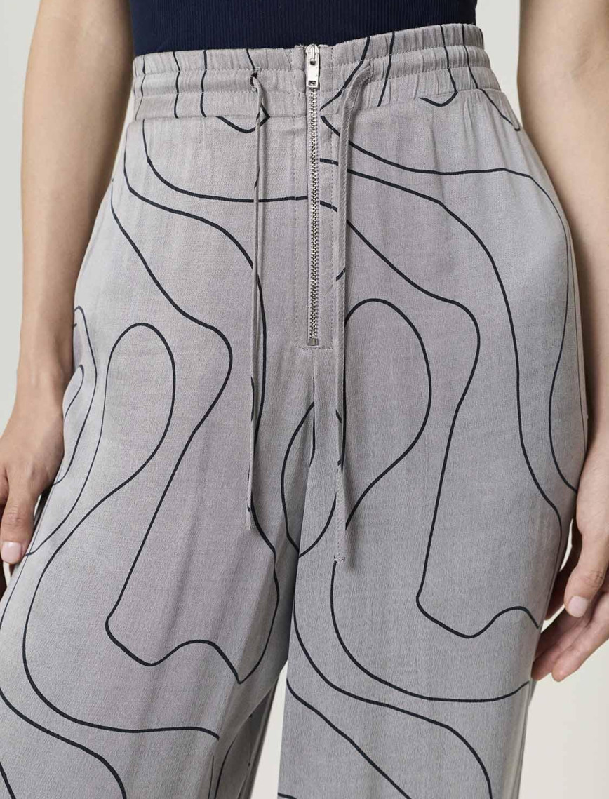 Dökümlü Geniş Paça Pantolon Dökümlü Geniş Paça Pantolon