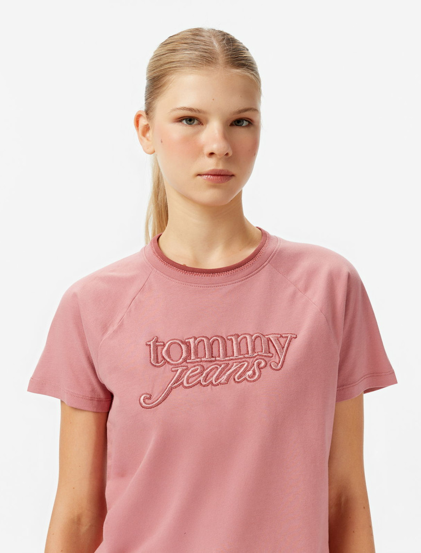 Tommy Jeans Regular Script Kadın Pembe T-Shirt Tommy Jeans Regular Script Kadın Pembe T-Shirt