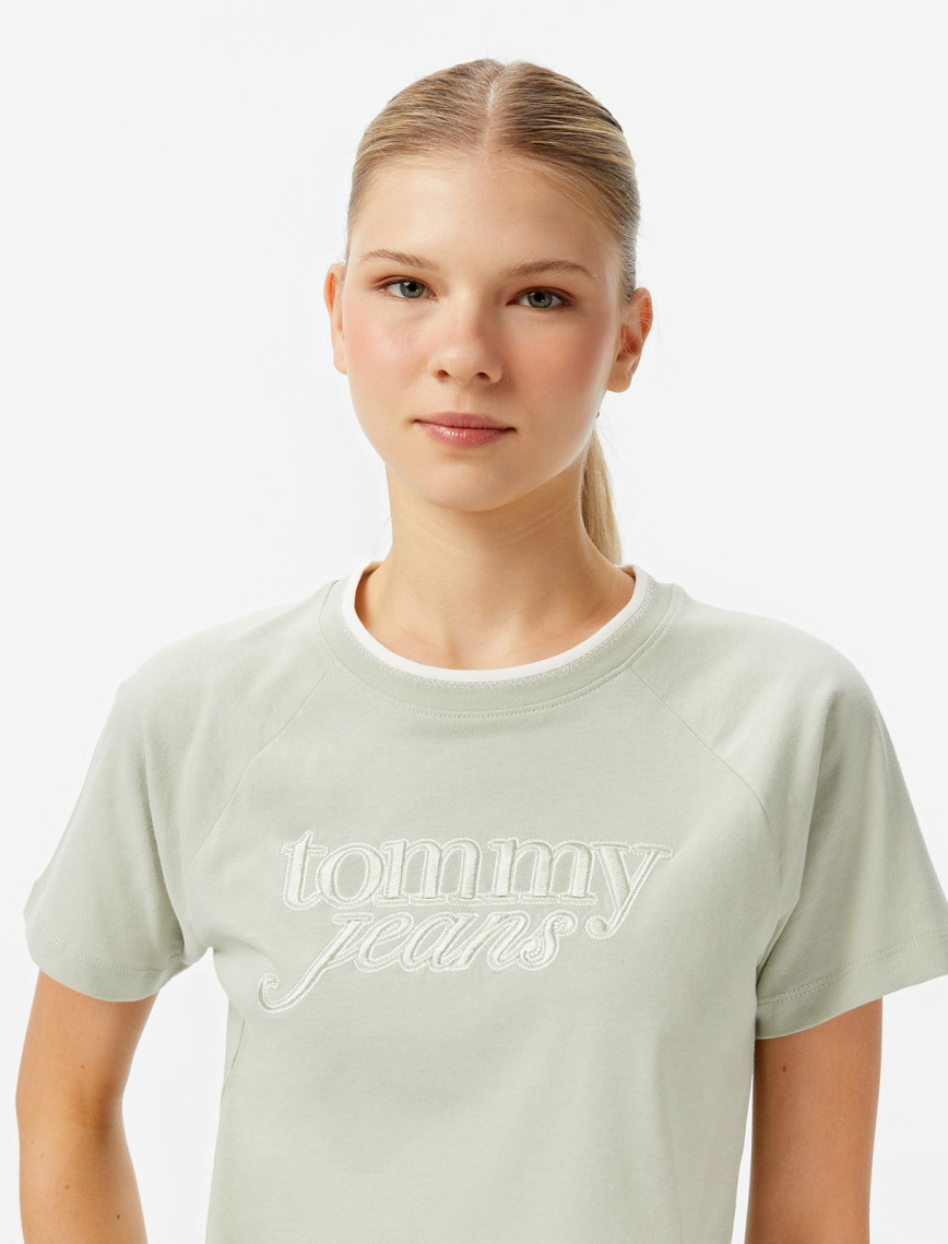 Tommy Jeans Graphic Kadın Yeşil T-Shirt Tommy Jeans Graphic Kadın Yeşil T-Shirt