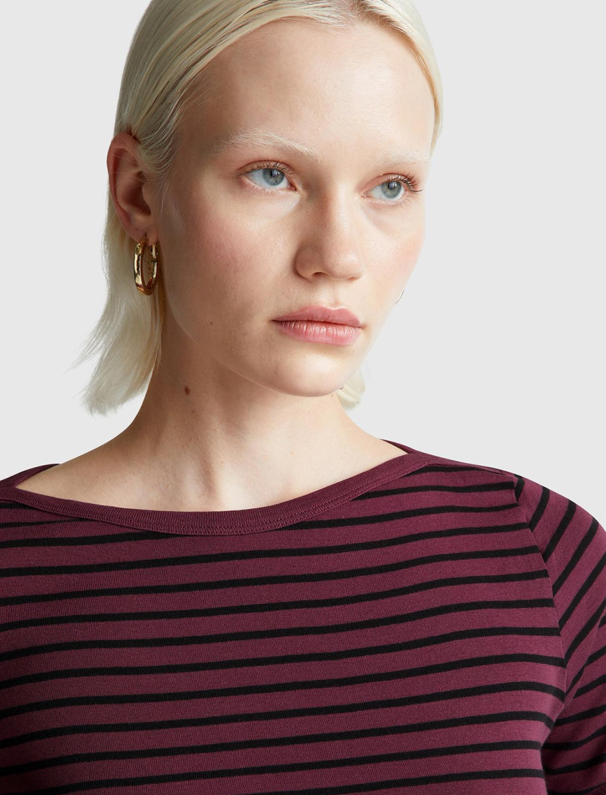 Kadın Mor %100 Pamuk Çizgili Logolu Kayık Yaka Truvakar Kol T-Shirt Kadın Mor %100 Pamuk Çizgili Logolu Kayık Yaka Truvakar Kol T-Shirt