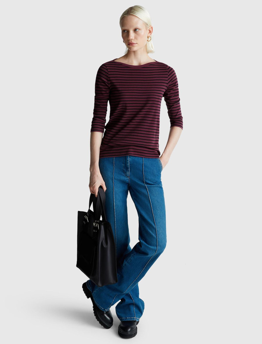 Kadın Mor %100 Pamuk Çizgili Logolu Kayık Yaka Truvakar Kol T-Shirt Kadın Mor %100 Pamuk Çizgili Logolu Kayık Yaka Truvakar Kol T-Shirt