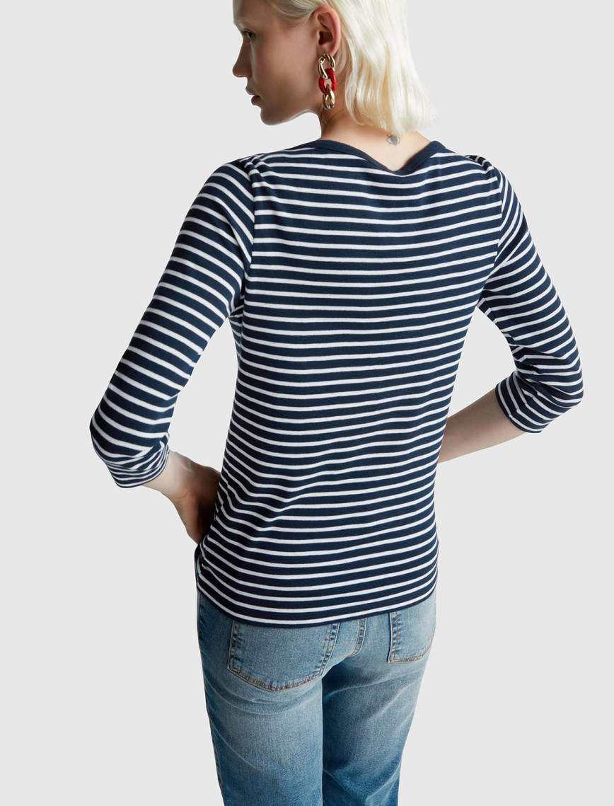 Kadın Lacivert %100 Pamuk Çizgili Logolu Kayık Yaka Truvakar Kol T-Shirt Kadın Lacivert %100 Pamuk Çizgili Logolu Kayık Yaka Truvakar Kol T-Shirt