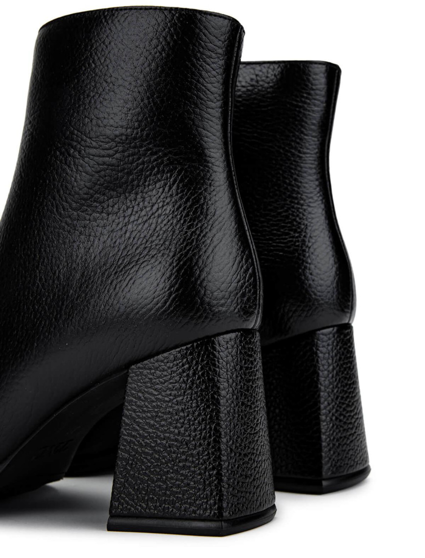 Tamer Tanca Kadın Hakiki Deri Siyah Floter Topuklu Bot Tamer Tanca Kadın Hakiki Deri Siyah Floter Topuklu Bot