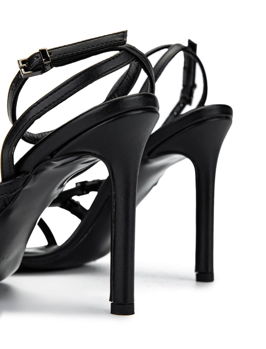 Tamer Tanca Kadın Vegan Siyah Topuklu Ayakkabı Tamer Tanca Kadın Vegan Siyah Topuklu Ayakkabı