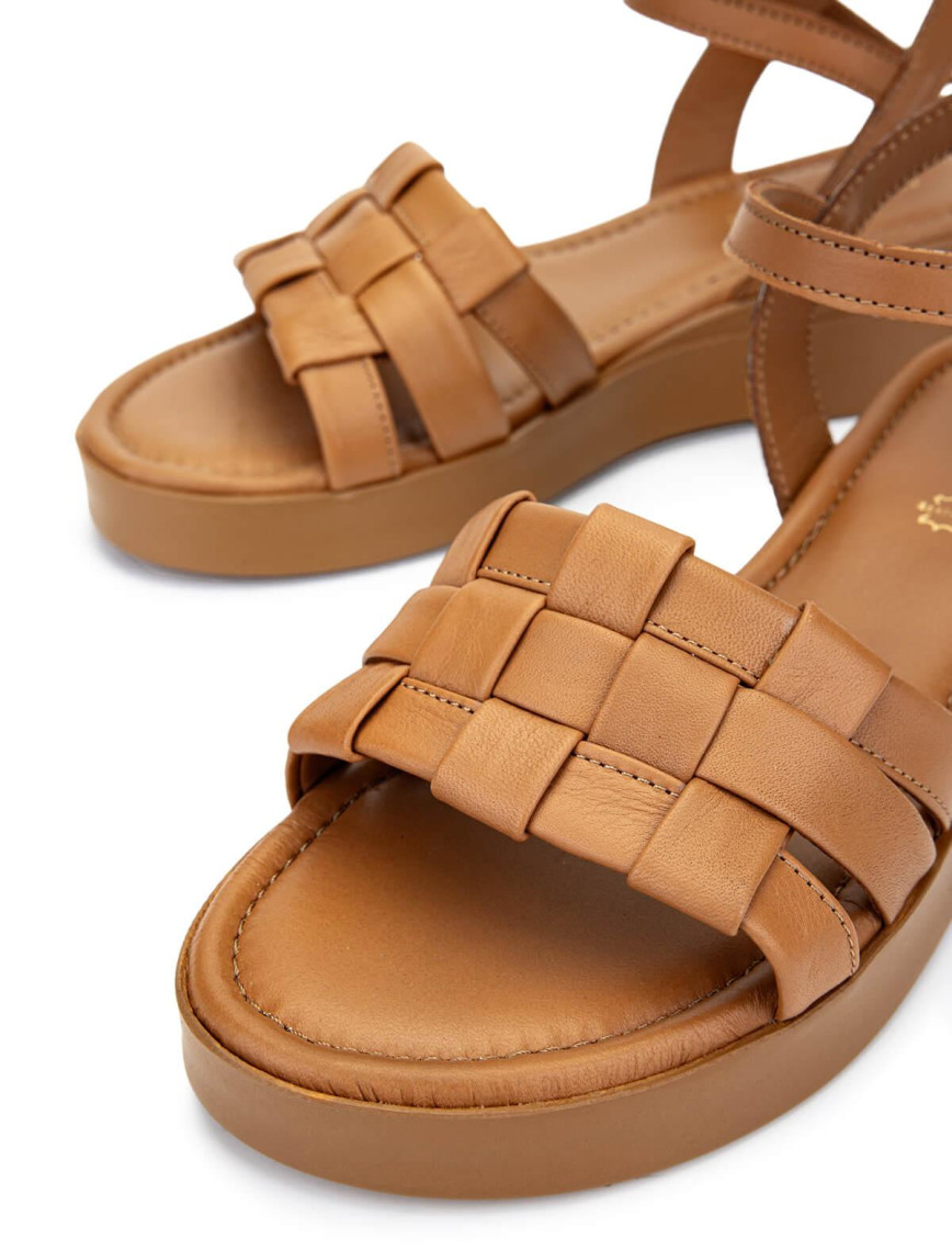 Tamer Tanca Kadın Hakiki Deri Taba Düz Sandalet Tamer Tanca Kadın Hakiki Deri Taba Düz Sandalet