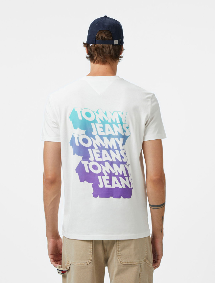 Tommy Jeans Pamuklu Regular Fit Erkek Beyaz T-Shirt Tommy Jeans Pamuklu Regular Fit Erkek Beyaz T-Shirt