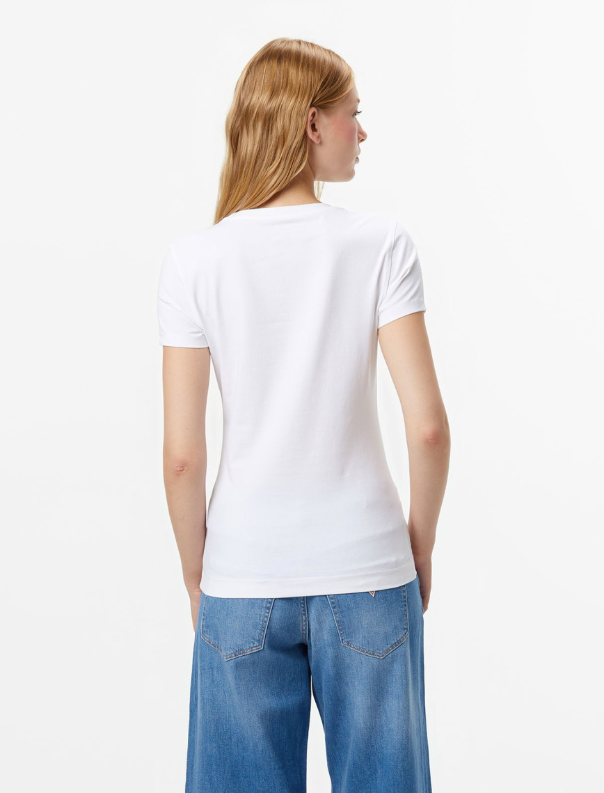 Guess Hot Slim Fit Kadın Beyaz T-Shirt Guess Hot Slim Fit Kadın Beyaz T-Shirt