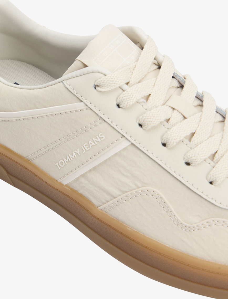 Tommy Hilfiger Greenwich Textile Kadın Bej Spor Ayakkabı Tommy Hilfiger Greenwich Textile Kadın Bej Spor Ayakkabı