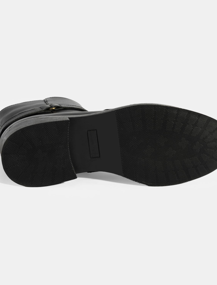 Kadın Siyah Metal Toka Detaylı Fermuarlı Deri Bot Kadın Siyah Metal Toka Detaylı Fermuarlı Deri Bot