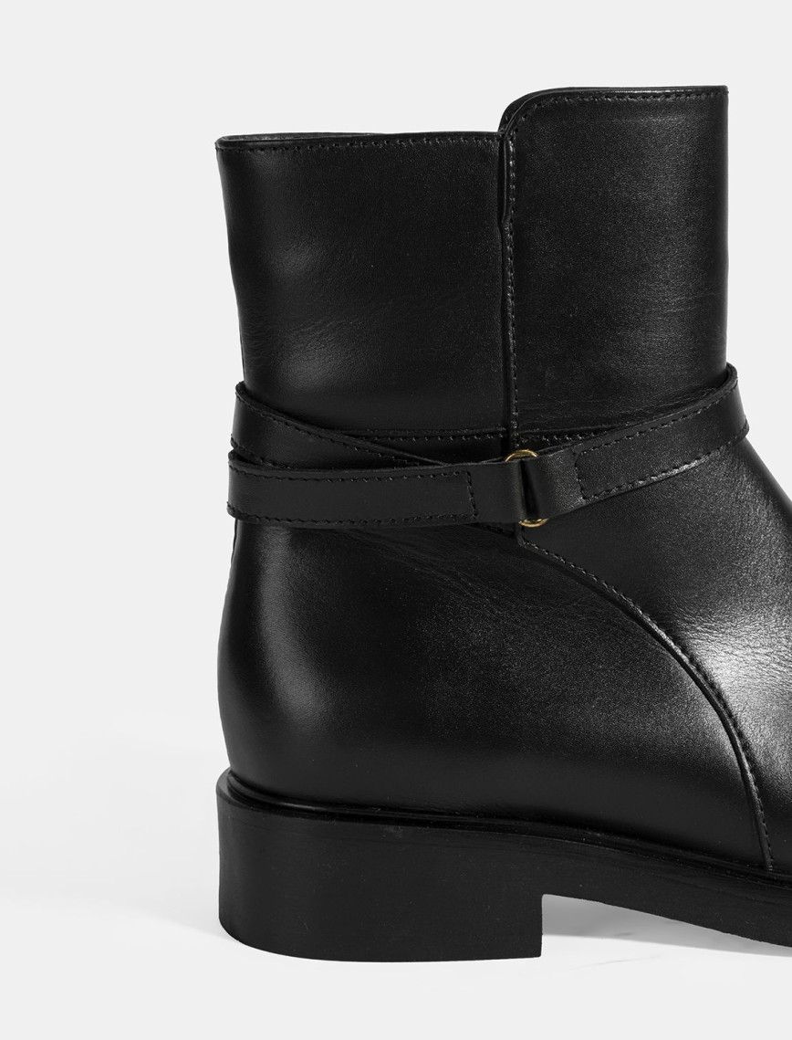 Kadın Siyah Metal Toka Detaylı Fermuarlı Deri Bot Kadın Siyah Metal Toka Detaylı Fermuarlı Deri Bot