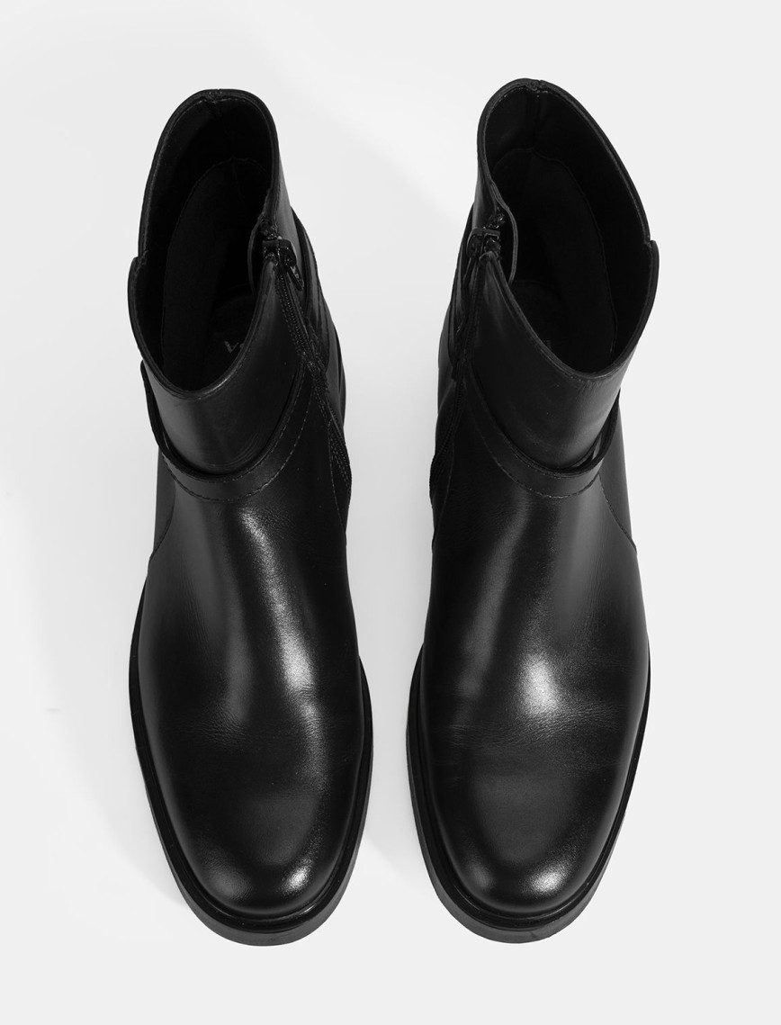 Kadın Siyah Metal Toka Detaylı Fermuarlı Deri Bot Kadın Siyah Metal Toka Detaylı Fermuarlı Deri Bot