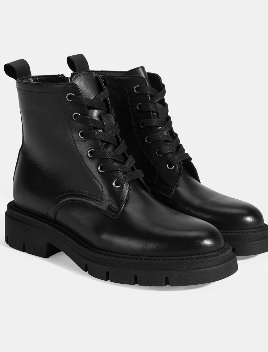 Kadın Siyah Bağcıklı Deri Postal Bot Kadın Siyah Bağcıklı Deri Postal Bot