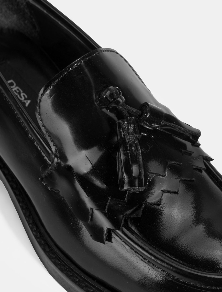 Kadın Siyah Püskül Detaylı Deri Loafer Kadın Siyah Püskül Detaylı Deri Loafer