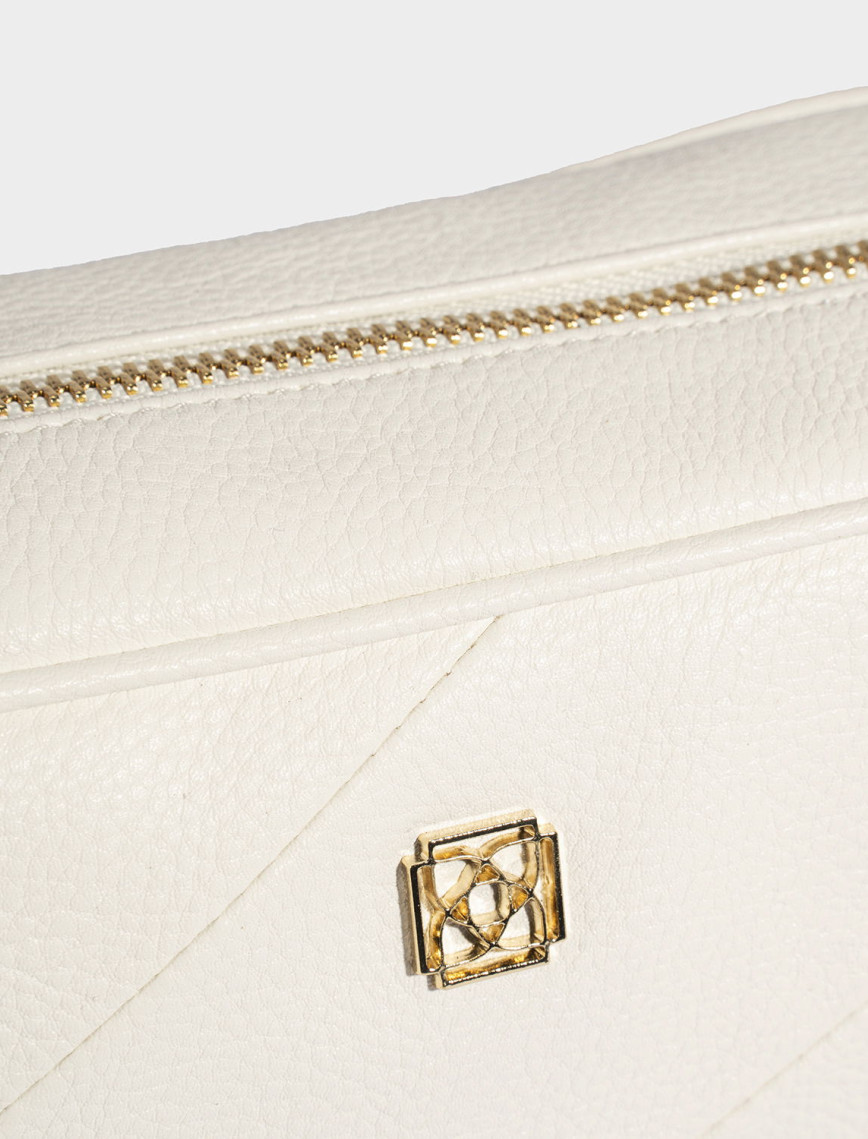 Kadın Beyaz Postacı Çantası Kadın Beyaz Postacı Çantası