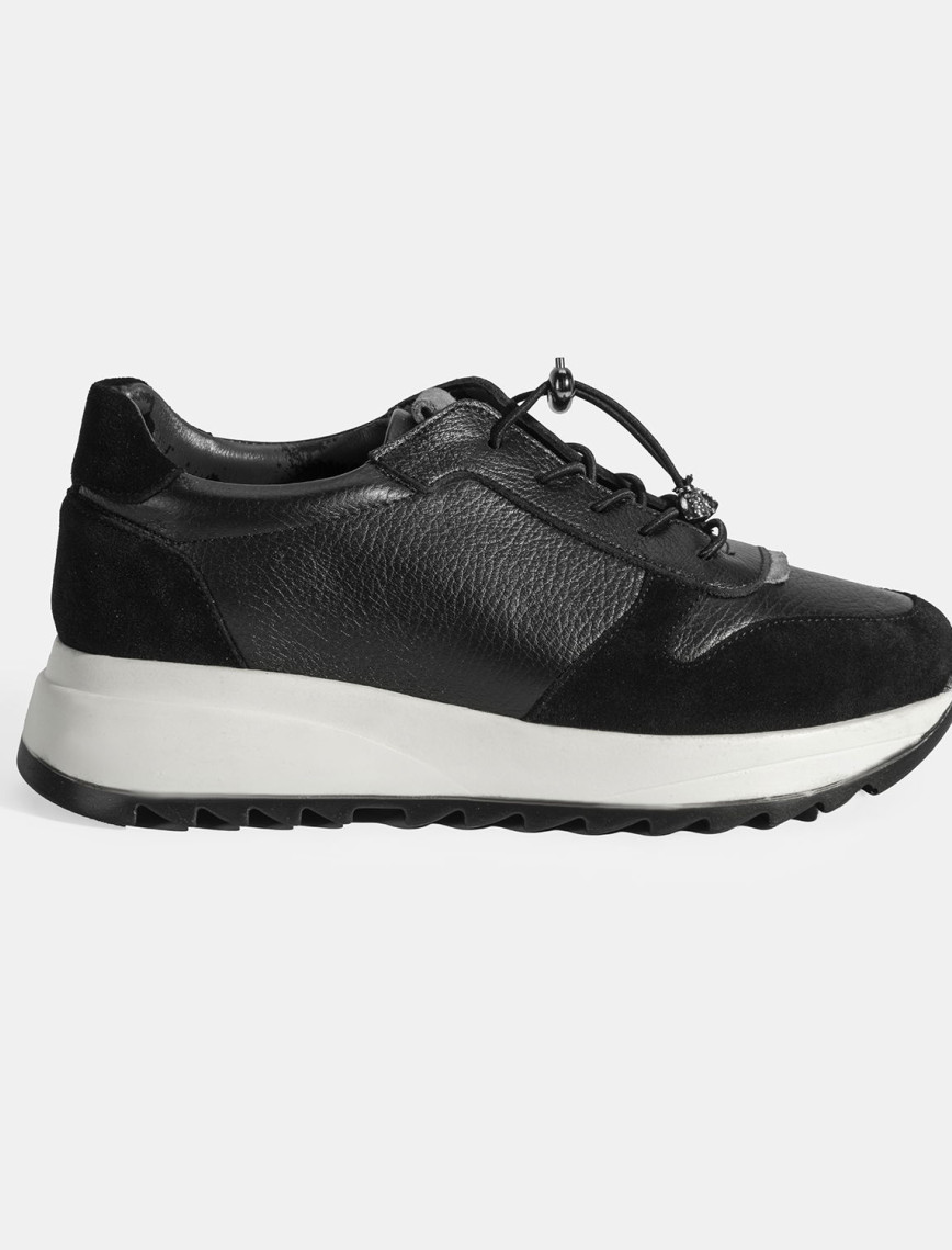 Kadın Siyah Bağcıklı Deri Spor Ayakkabı Kadın Siyah Bağcıklı Deri Spor Ayakkabı