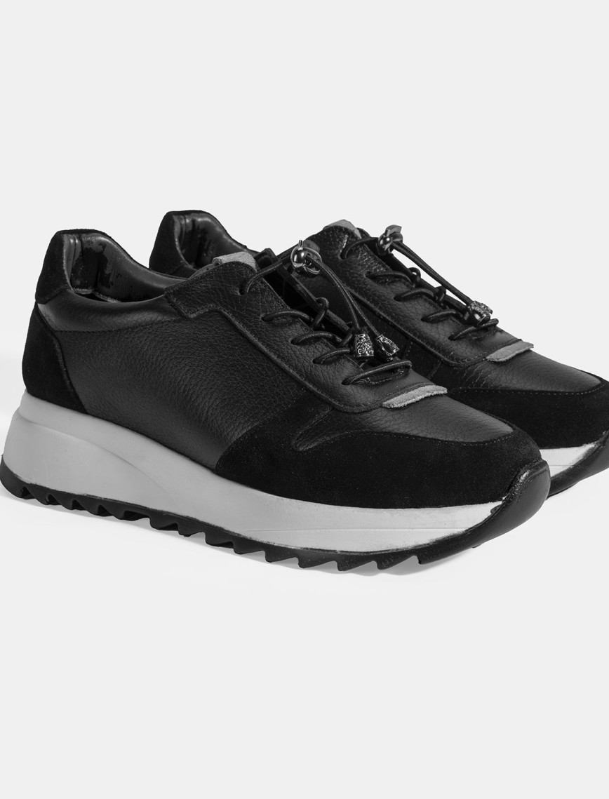 Kadın Siyah Bağcıklı Deri Spor Ayakkabı Kadın Siyah Bağcıklı Deri Spor Ayakkabı