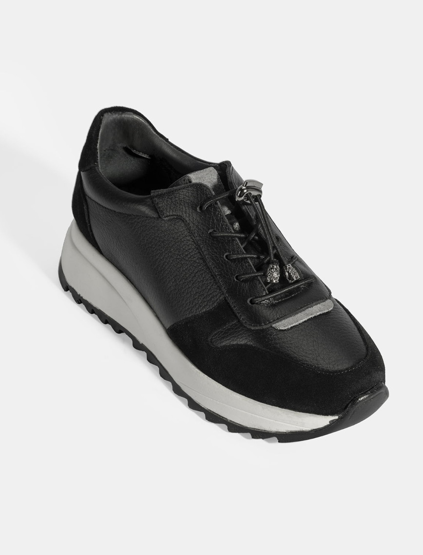 Kadın Siyah Bağcıklı Deri Spor Ayakkabı Kadın Siyah Bağcıklı Deri Spor Ayakkabı