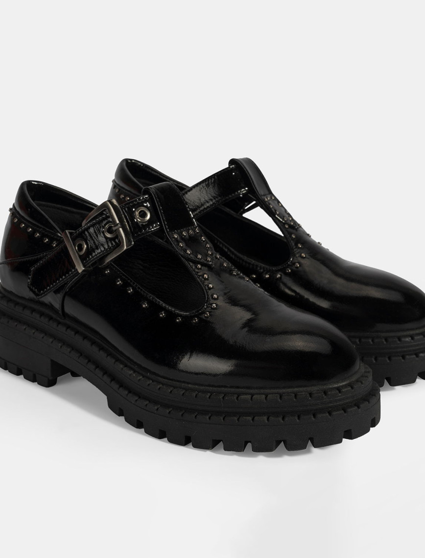 Kadın Siyah Zımba Detaylı T-Bant Rugan Ayakkabı Kadın Siyah Zımba Detaylı T-Bant Rugan Ayakkabı