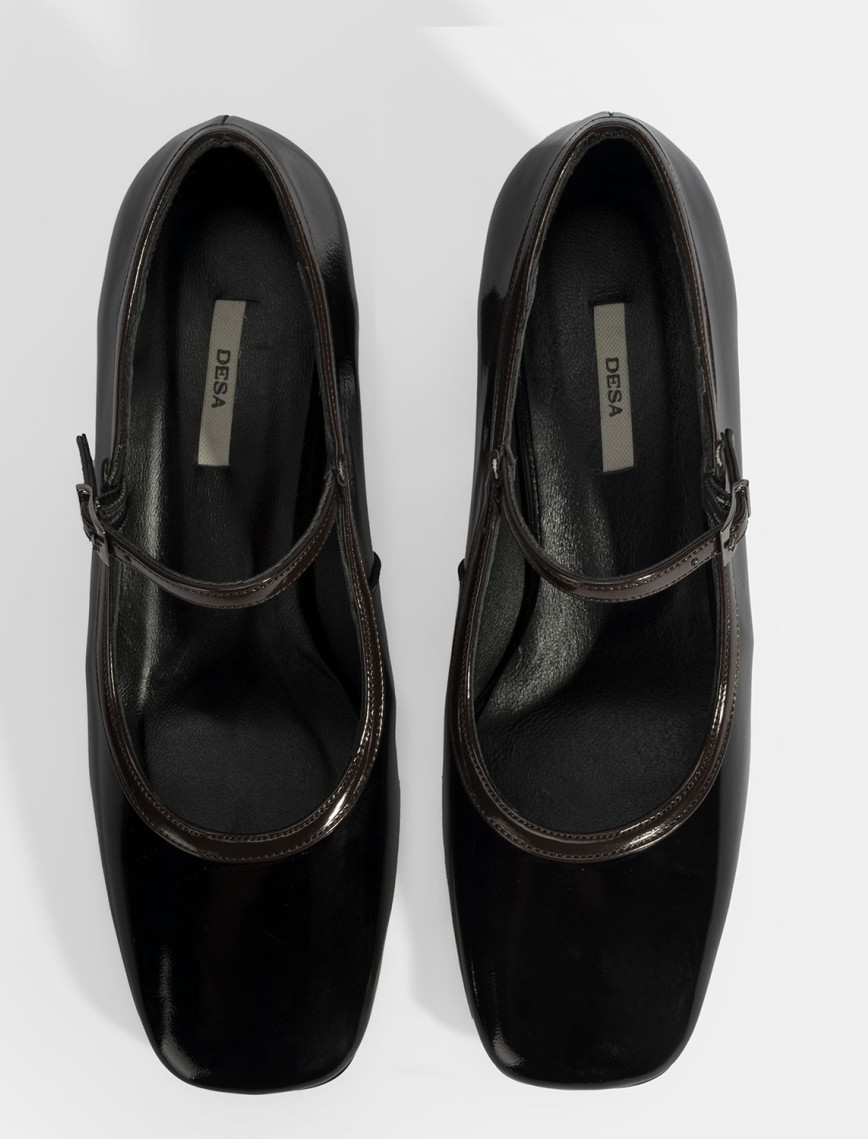 Kadın Siyah Ayarlanabilir Tokalı Kalın Topuklu Klasik Ayakkabı Kadın Siyah Ayarlanabilir Tokalı Kalın Topuklu Klasik Ayakkabı