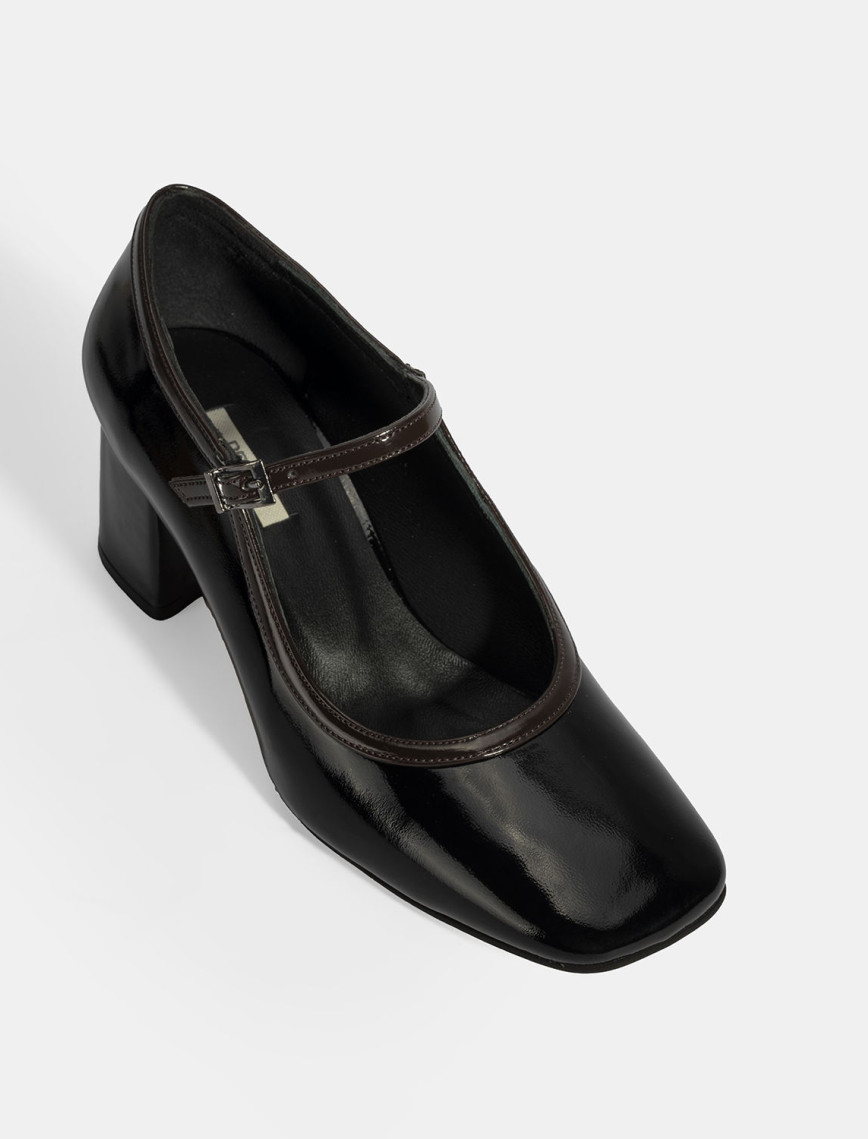 Kadın Siyah Ayarlanabilir Tokalı Kalın Topuklu Klasik Ayakkabı Kadın Siyah Ayarlanabilir Tokalı Kalın Topuklu Klasik Ayakkabı