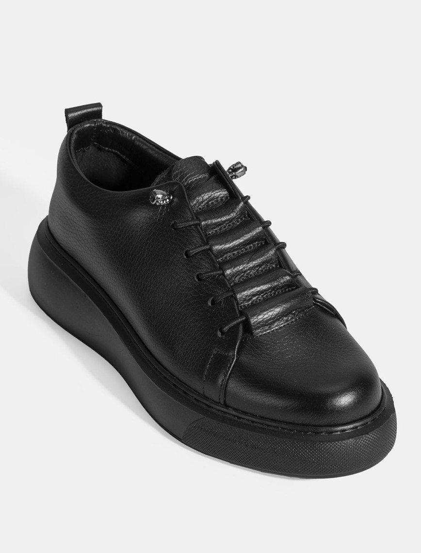 Kadın Siyah Bağcıklı Deri Spor Ayakkabı Kadın Siyah Bağcıklı Deri Spor Ayakkabı