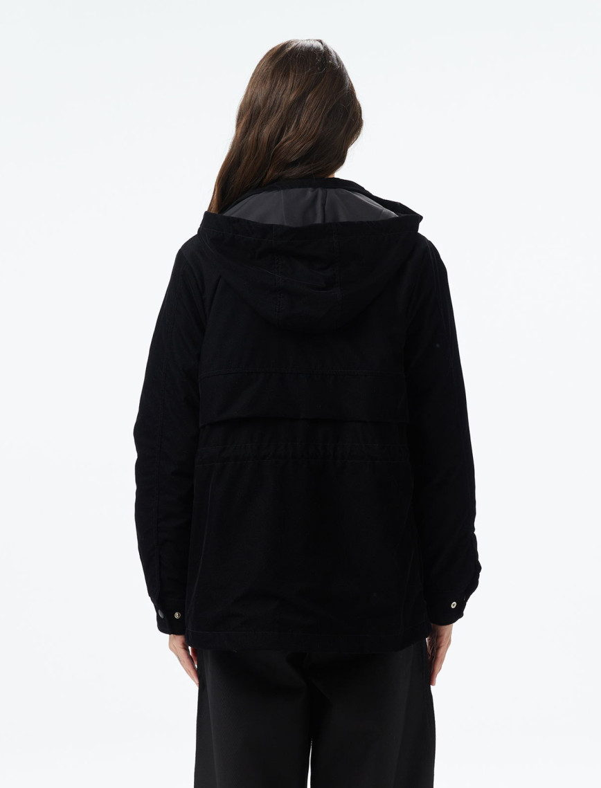 Lacoste Kadın Kapüşonlu Siyah Mont Lacoste Kadın Kapüşonlu Siyah Mont