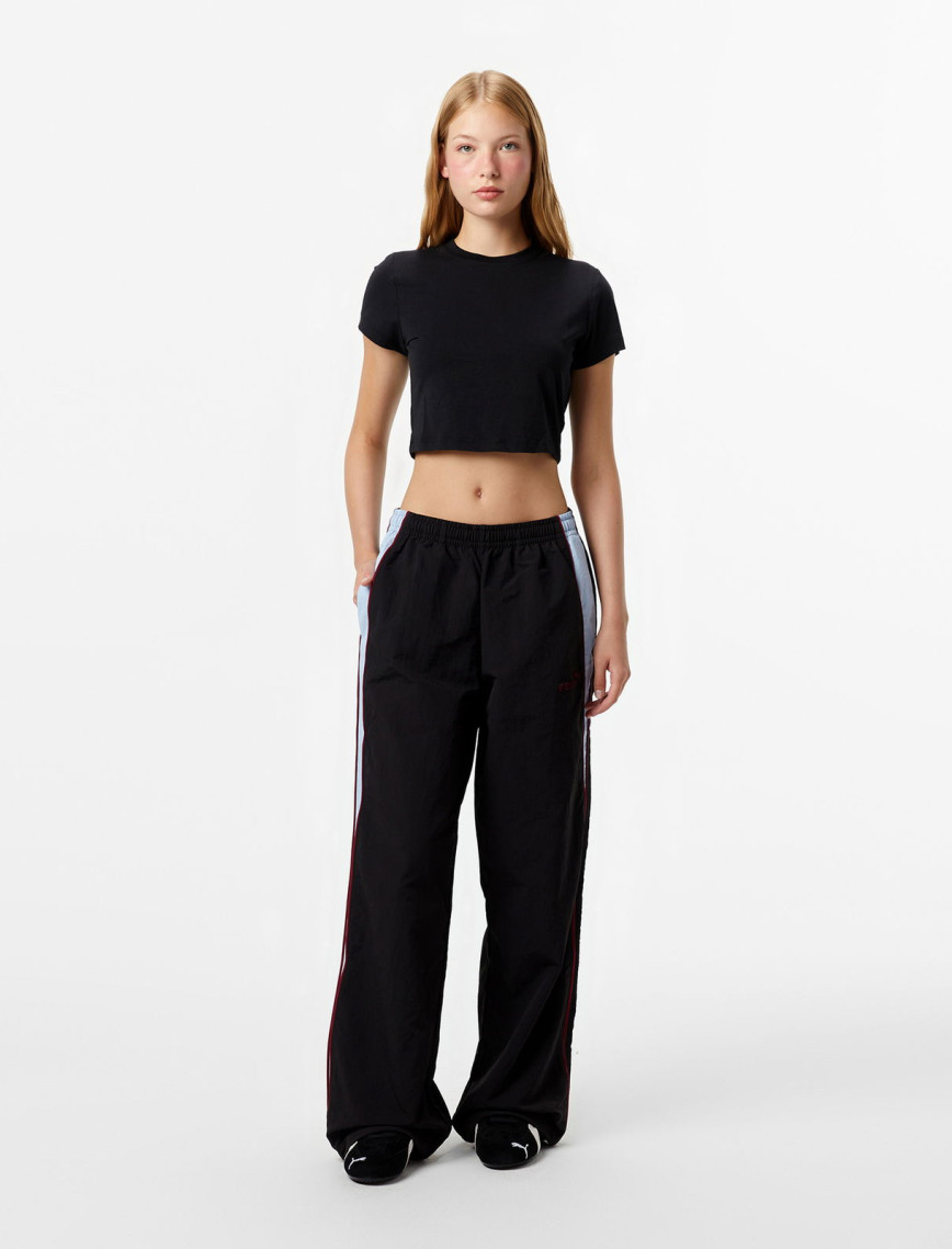 Puma X Fenty Nylon Track Unisex Siyah Eşofman Altı Puma X Fenty Nylon Track Unisex Siyah Eşofman Altı