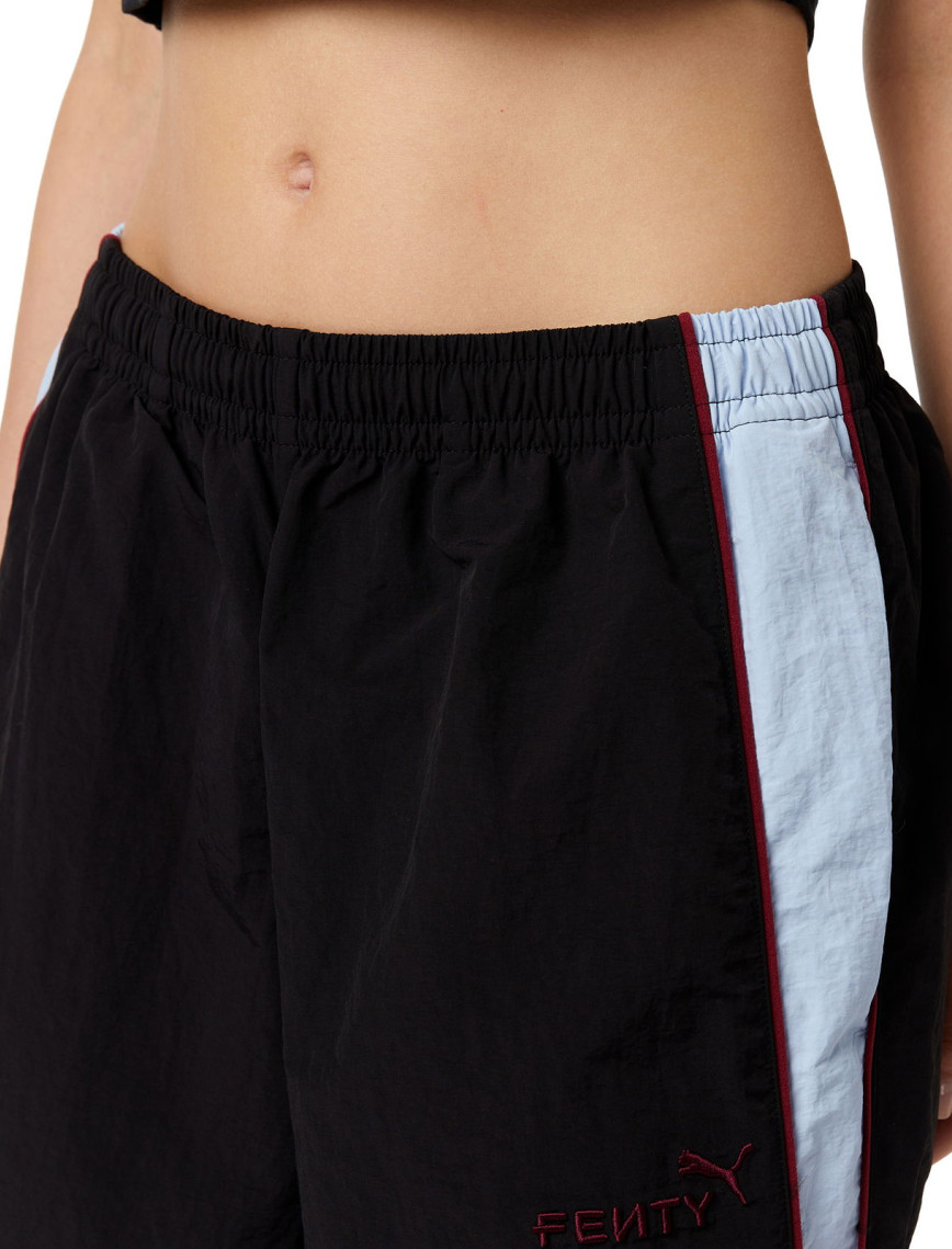 Puma X Fenty Nylon Track Unisex Siyah Eşofman Altı Puma X Fenty Nylon Track Unisex Siyah Eşofman Altı