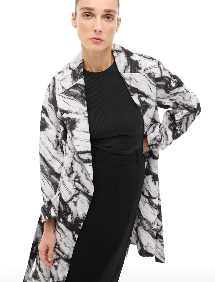 Siyah Beyaz Kalsik Yaka Trençkot