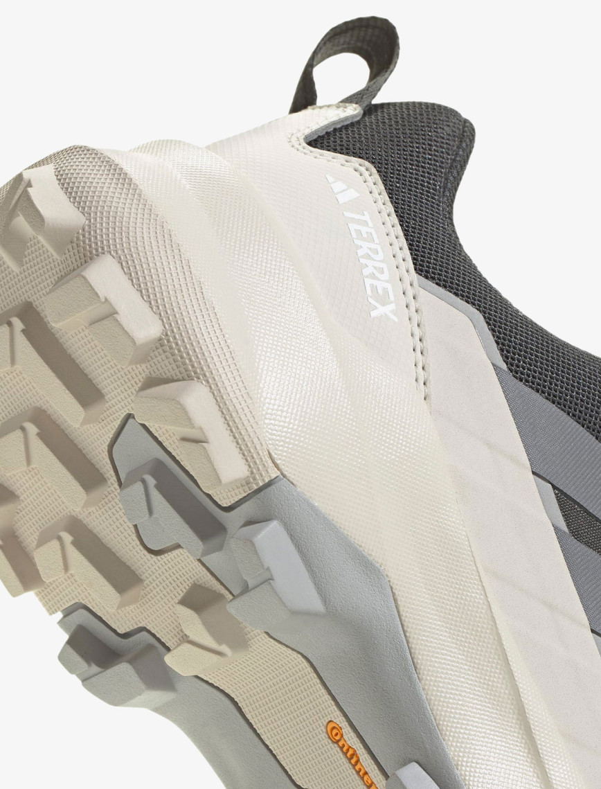 adidas Terrex Skychaser Ax5 Gore-Tex Erkek Gri Yürüyüş Ayakkabısı adidas Terrex Skychaser Ax5 Gore-Tex Erkek Gri Yürüyüş Ayakkabısı