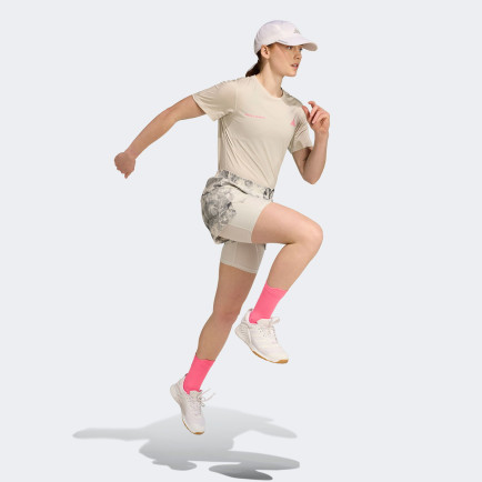 adidas Own The Run Spray Dye 2in1 Kadın Gri Koşu Şortu adidas Own The Run Spray Dye 2in1 Kadın Gri Koşu Şortu