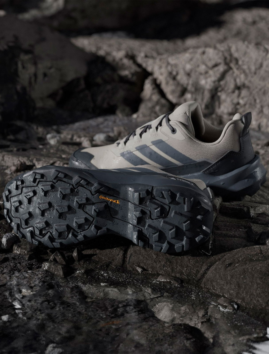 adidas Terrex Skychaser Ax5 Gore-Tex Kadın Bej Yürüyüş Ayakkabısı adidas Terrex Skychaser Ax5 Gore-Tex Kadın Bej Yürüyüş Ayakkabısı