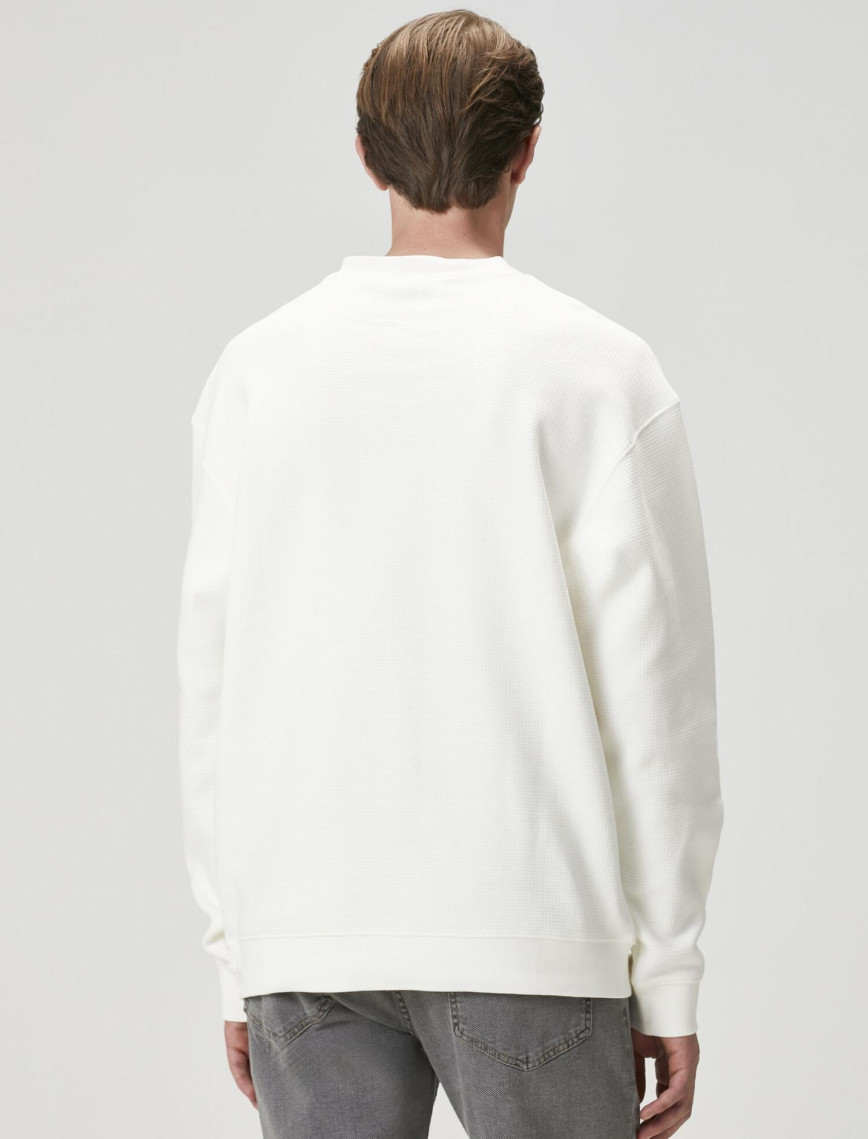 Beymen Club Erkek Kırık Beyaz Waffle Dokulu Oversized Sweatshirt Beymen Club Erkek Kırık Beyaz Waffle Dokulu Oversized Sweatshirt