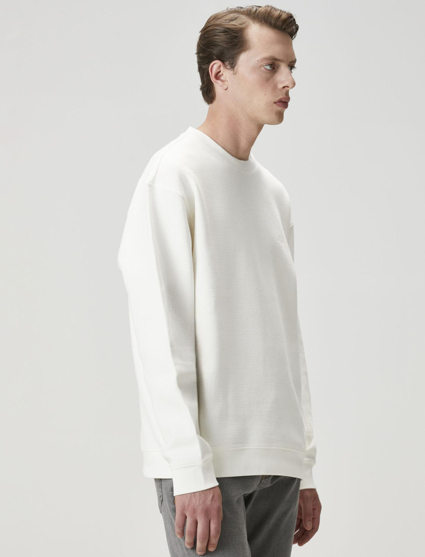Beymen Club Erkek Kırık Beyaz Waffle Dokulu Oversized Sweatshirt Beymen Club Erkek Kırık Beyaz Waffle Dokulu Oversized Sweatshirt