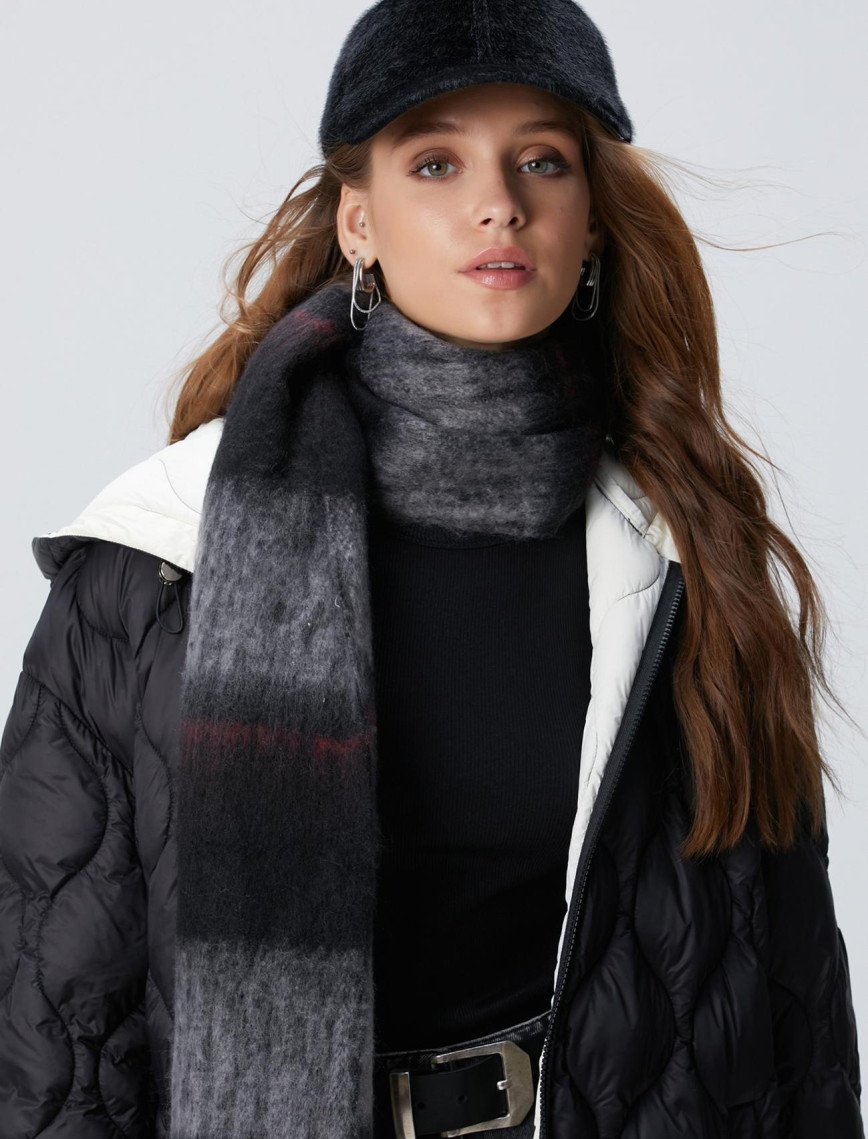 Network Kadın Siyah Kapüşon Yakalı Kaban Network Kadın Siyah Kapüşon Yakalı Kaban