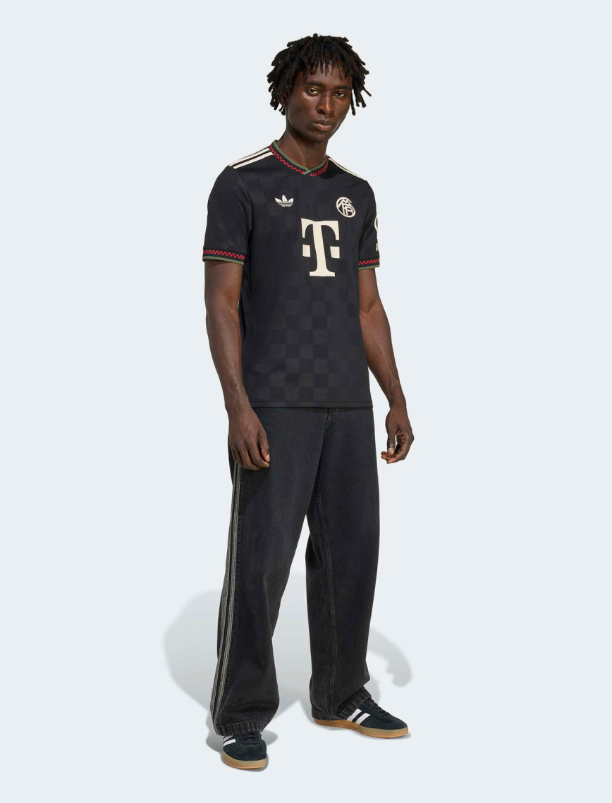 adidas FC Bayern 24/25 Third Jersey Erkek Siyah T-Shirt adidas FC Bayern 24/25 Third Jersey Erkek Siyah T-Shirt
