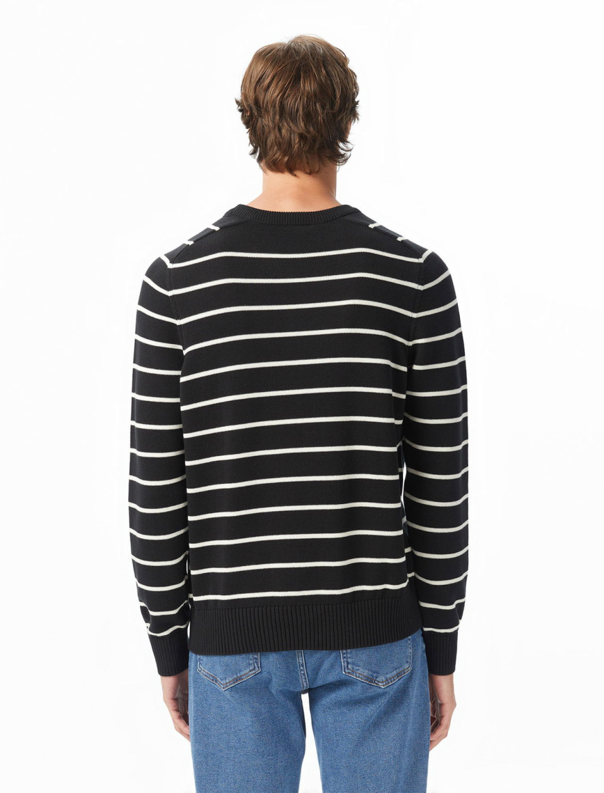 Lacoste Erkek Classic Fit Bisiklet Yaka Çizgili Siyah Kazak Lacoste Erkek Classic Fit Bisiklet Yaka Çizgili Siyah Kazak