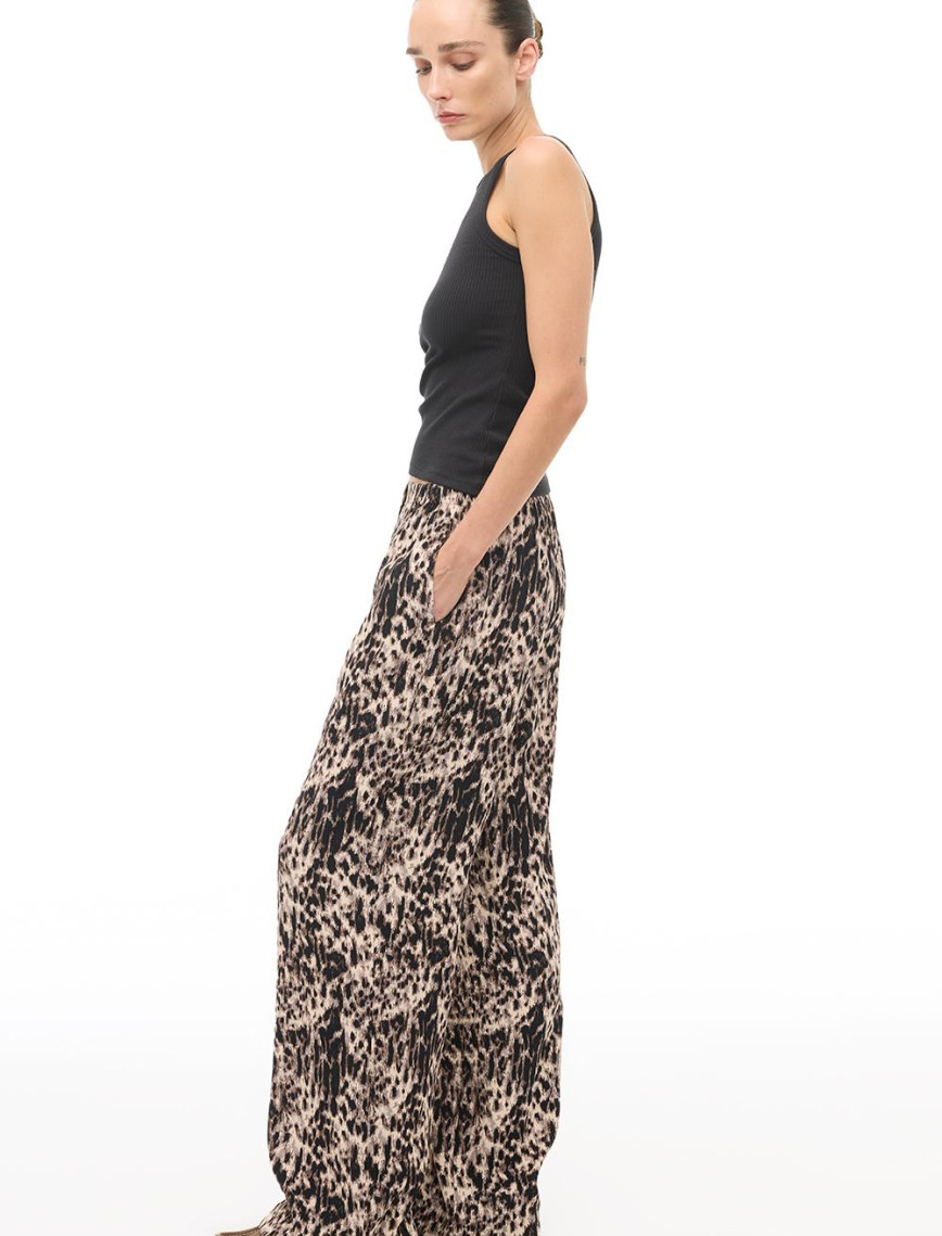 Kahverengi Yüksek Bel Boru Paça Pantolon Kahverengi Yüksek Bel Boru Paça Pantolon