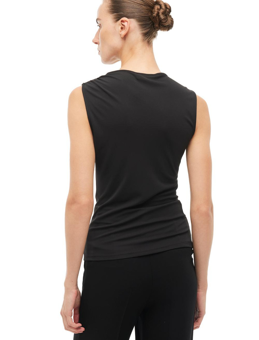 Siyah Asimetrik Yaka Slim Fit Sıfır Kol Bluz Siyah Asimetrik Yaka Slim Fit Sıfır Kol Bluz