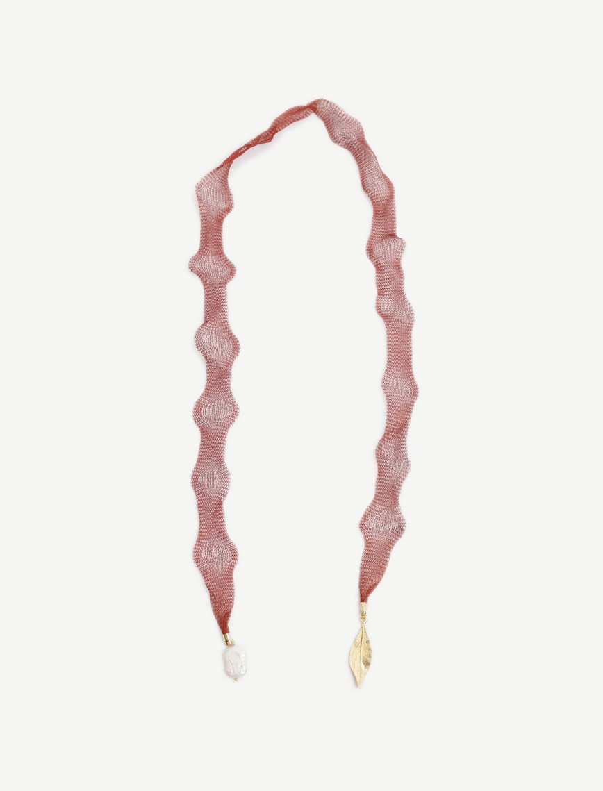 YARGICI Kurdele Detaylı Kolye YARGICI Kurdele Detaylı Kolye