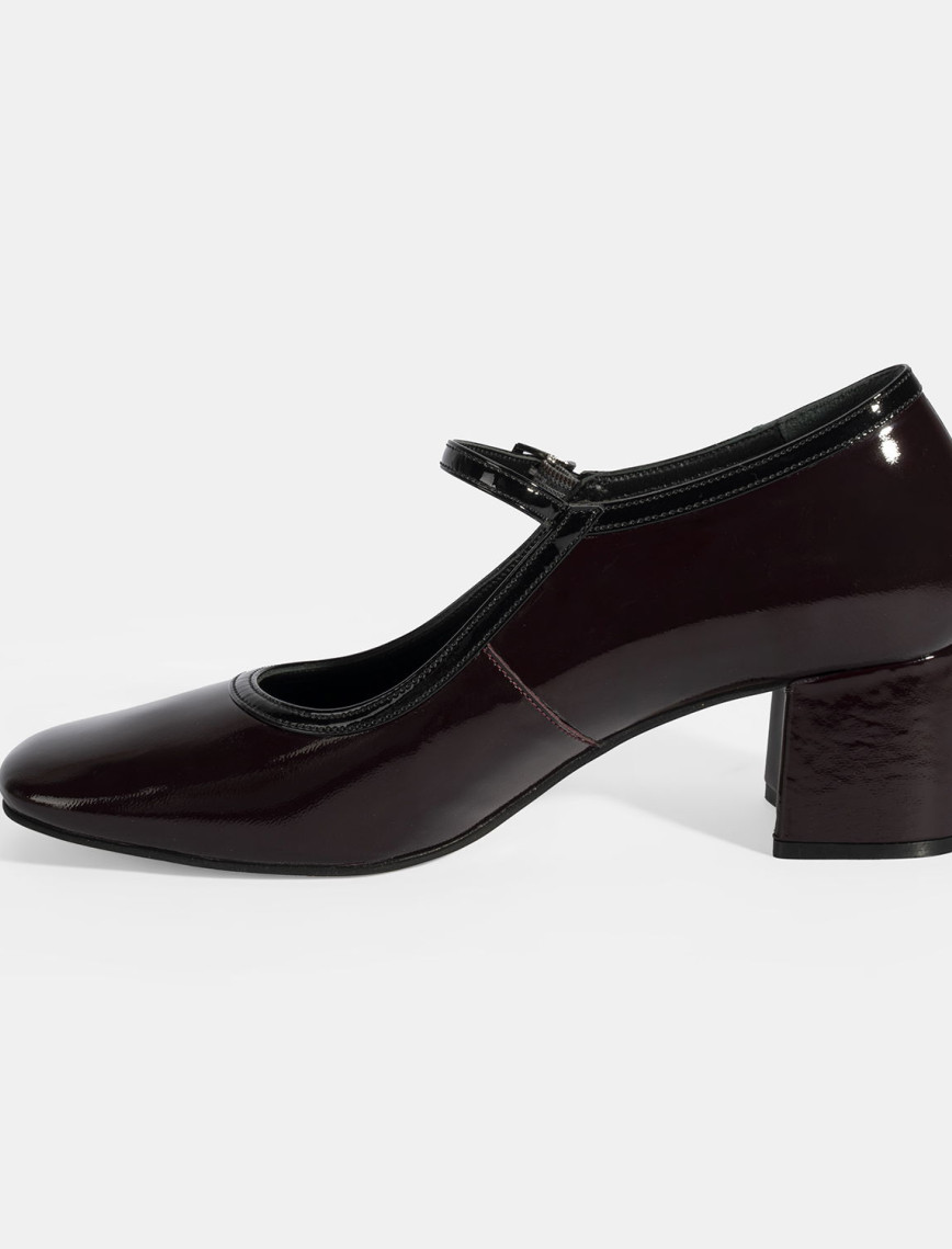 Kadın Bordo Ayarlanabilir Tokalı Kalın Topuklu Klasik Ayakkabı Kadın Bordo Ayarlanabilir Tokalı Kalın Topuklu Klasik Ayakkabı