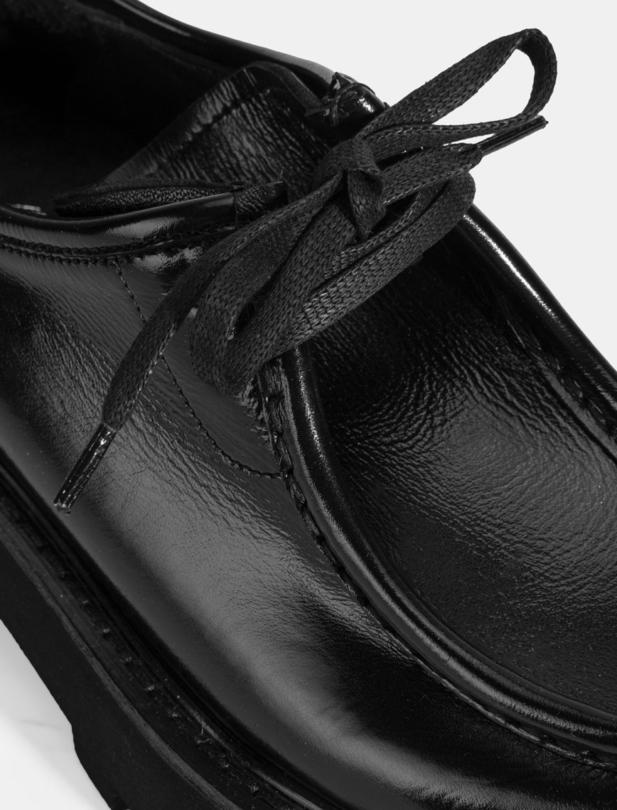 Kadın Siyah Bağcıklı Rugan Günlük Ayakkabı Kadın Siyah Bağcıklı Rugan Günlük Ayakkabı