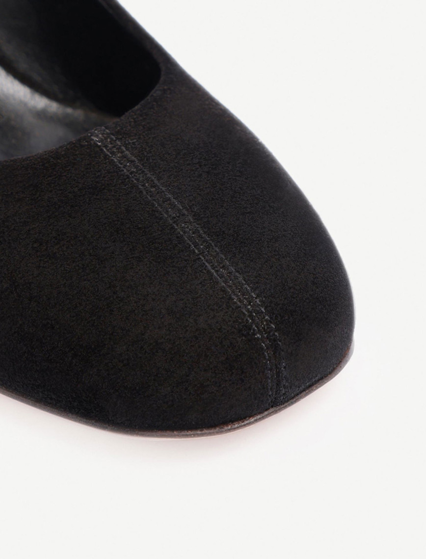 YARGICI Silindir Topuk Detaylı Ayakkabı YARGICI Silindir Topuk Detaylı Ayakkabı