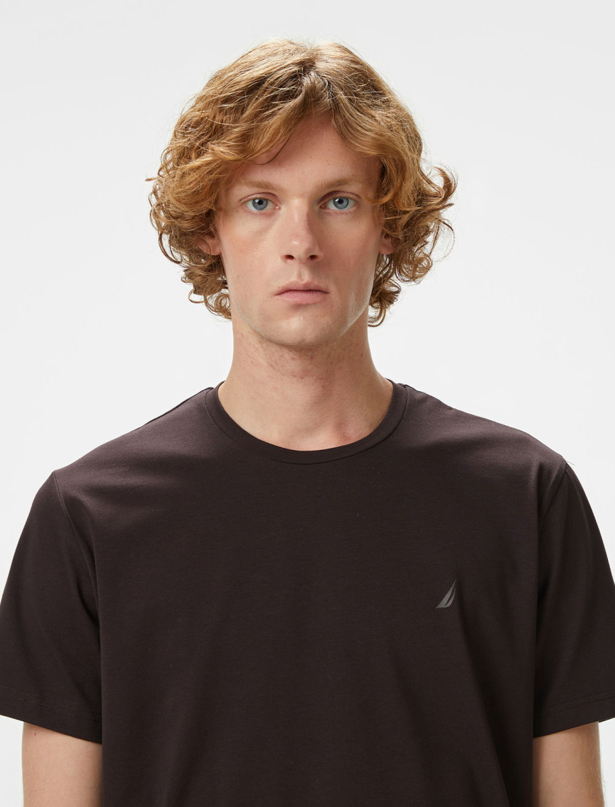 Nautica Erkek Kahverengi Classic Fit T-Shirt Nautica Erkek Kahverengi Classic Fit T-Shirt