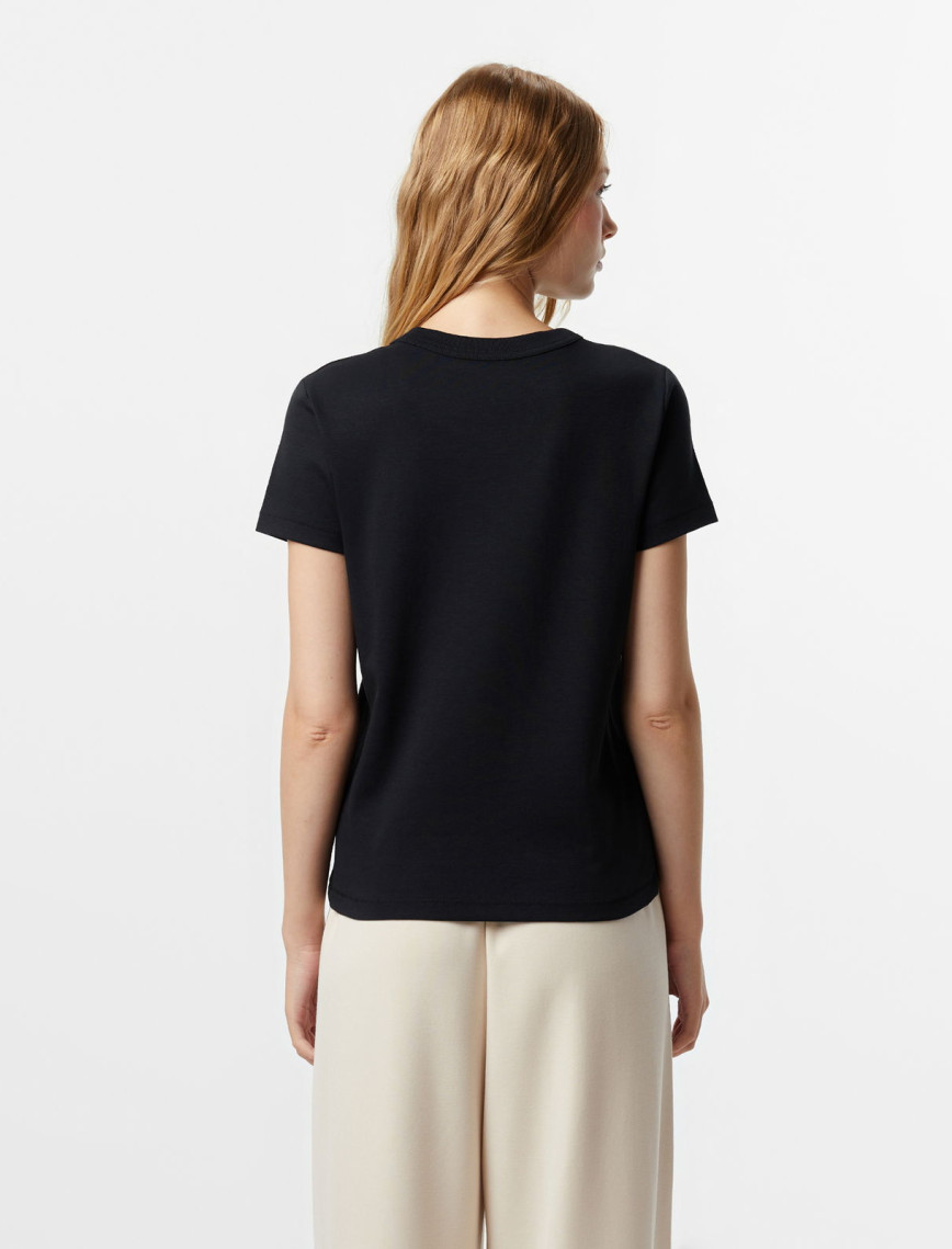 Nautica Kadın Siyah Classic Fit T-Shirt Nautica Kadın Siyah Classic Fit T-Shirt