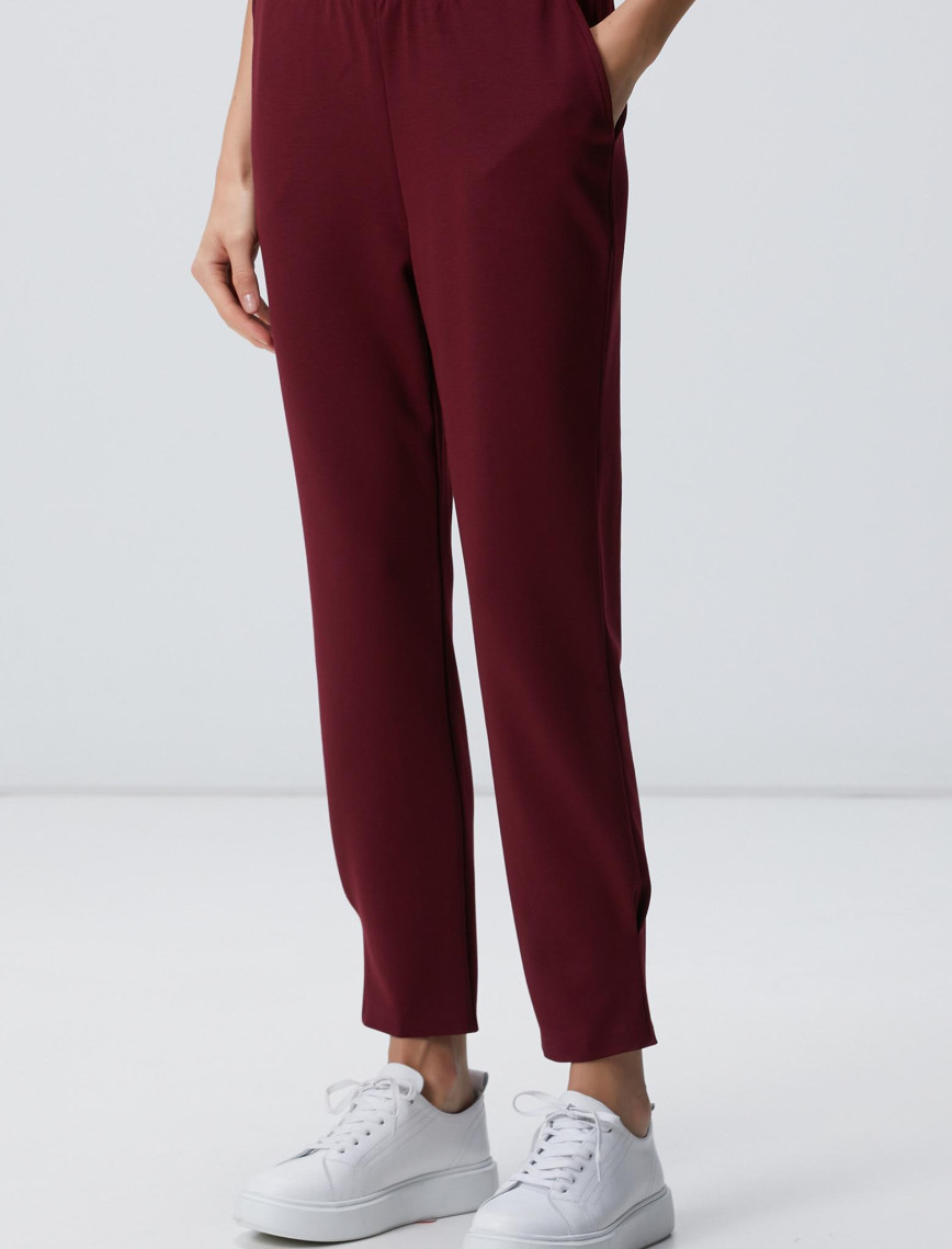 Network Kadın Bordo Paçası Pile Detaylı Eşofman Network Kadın Bordo Paçası Pile Detaylı Eşofman