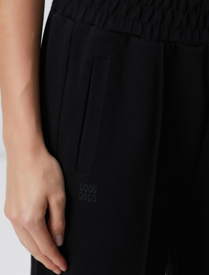 Network Kadın Siyah Bol Paça Basic Eşofman Network Kadın Siyah Bol Paça Basic Eşofman